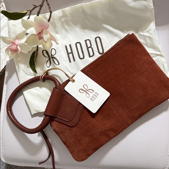 NWT HOBO Suede Whipstich Detail
Sable Wristlet - Picture 2 of 7